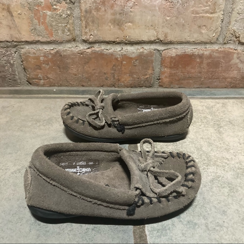 Minnetonka kids shoes (baby) Size 7